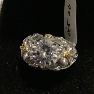 Very cool floral ring sz 7